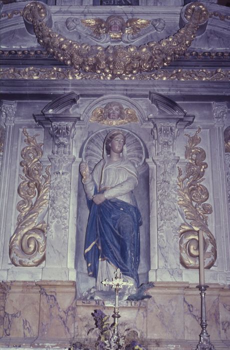 statue du retable latéral sud : Vierge