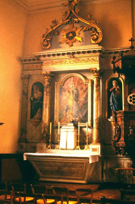 retable de l'autel latéral nord, statues : Vierge à l'Enfant, sainte Anne, tableau : Assomption - © Ministère de la Culture (France), Conservation des antiquités et des objets d'art d'Ille-et-Vilaine, tous droits réservés