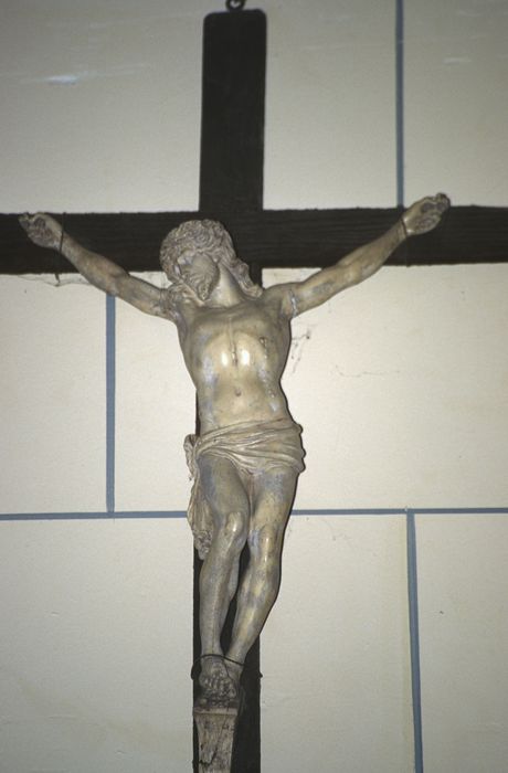 statue : Christ en croix - © Ministère de la Culture (France), Conservation des antiquités et des objets d’art d’Ille-et-Vilaine - Tous droits réservés