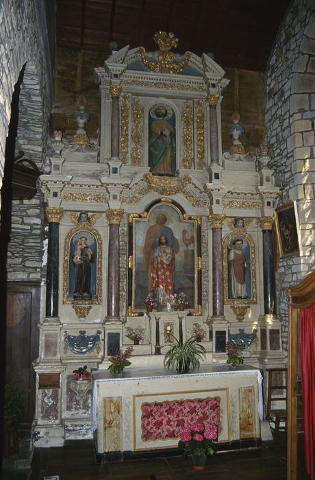 autel, retable, statues : Saint Pierre aux liens, saint prêtre en chasuble, , tableau : Saint Pierre - © Ministère de la Culture (France), Conservation des antiquités et des objets d’art d’Ille-et-Vilaine - Tous droits réservés