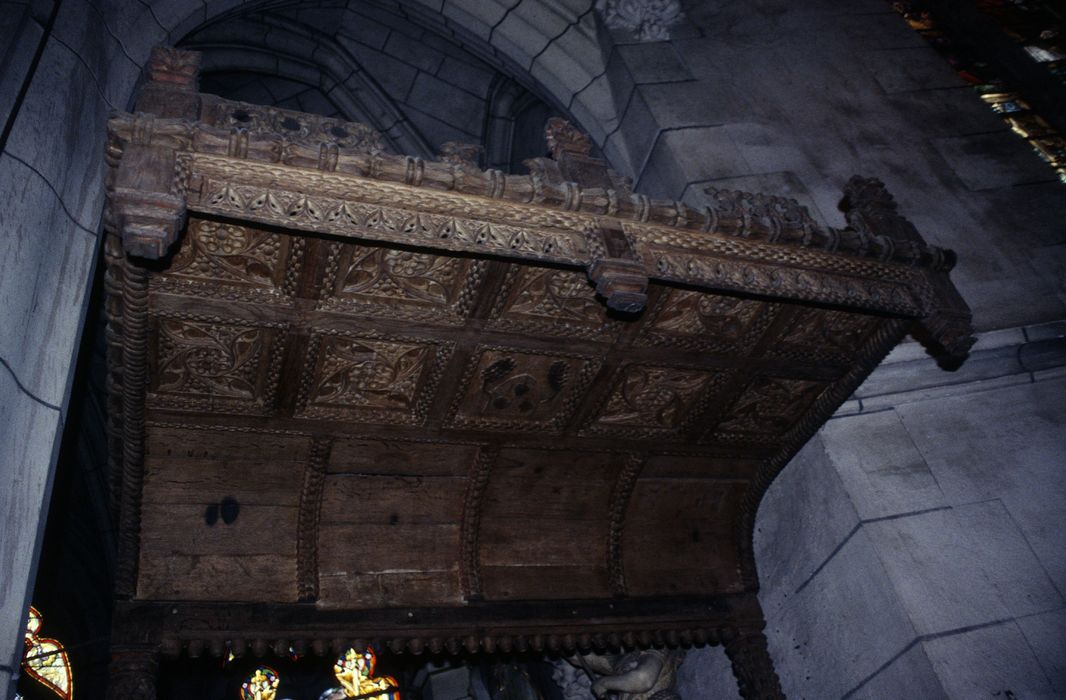 dais de trône pontifical, vue partielle