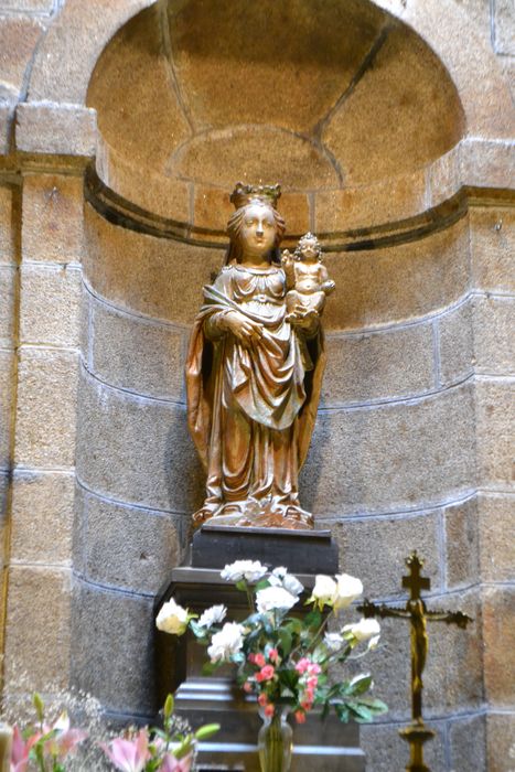 statue : Vierge à l'Enfant