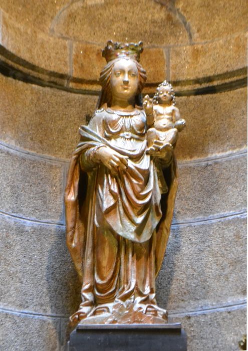 statue : Vierge à l'Enfant