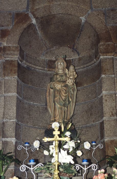 statue : Vierge à l'Enfant