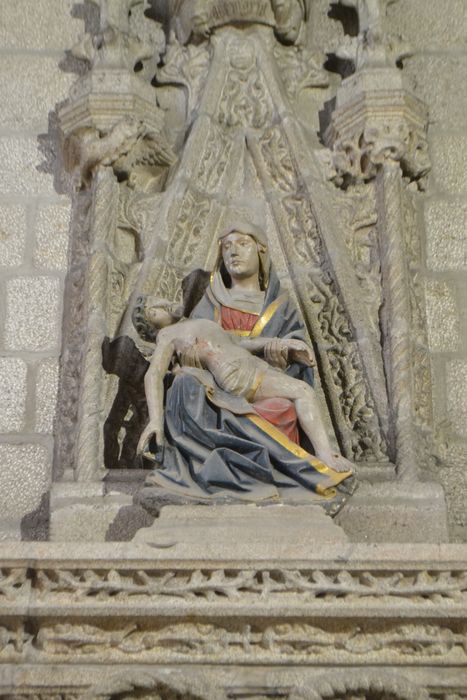 groupe sculpté : Vierge de douleur