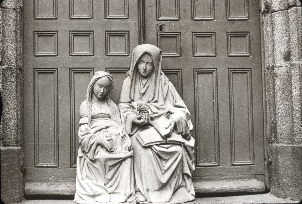 groupe sculpté : sainte Anne et la Vierge