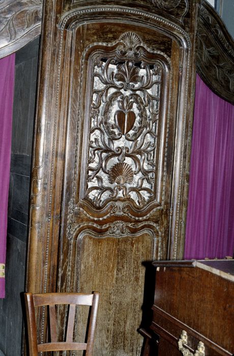 confessionnal, vue partielle