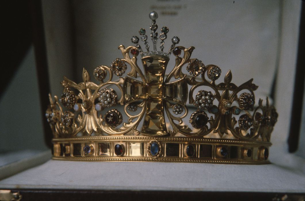 couronne de la Vierge - © Ministère de la Culture (France), Conservation des antiquités et des objets d’art d’Ille-et-Vilaine - Tous droits réservés