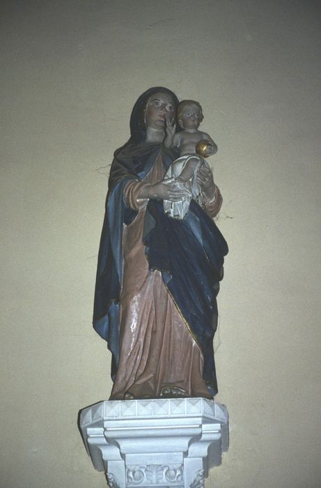 statue : Vierge à l'Enfant