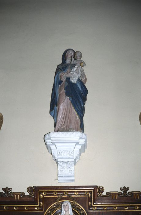 statue : Vierge à l'Enfant