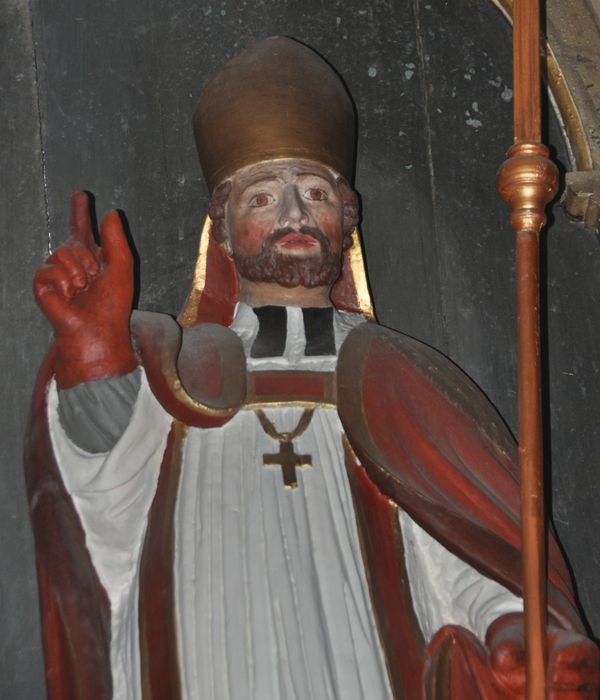 statue : saint Martin, vue partielle