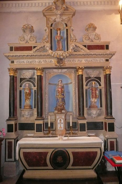 autel, tabernacle, retable,  statues : Saint Pierre, Saint Jouan, Vierge à l'Enfant et Sainte Catherine - © Ministère de la Culture (France), Conservation des antiquités et des objets d'art d'Ille-et-Vilaine, tous droits réservés