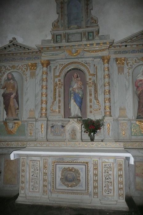 autel, retable, statues : Sainte Catherine d'Alexandrie, sainte Anne, Vierge à l'Enfant, saint Joachim, vue partielle