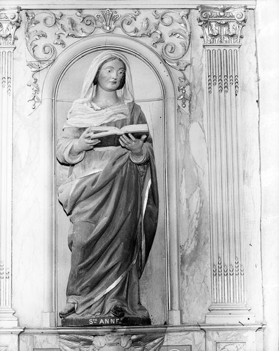 statue : sainte Anne