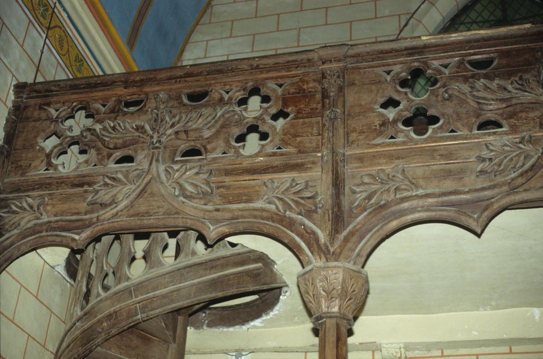 tribune et escalier, détail tribune - © Ministère de la Culture (France), Conservation des antiquités et des objets d'art d'Ille-et-Vilaine, tous droits réservés