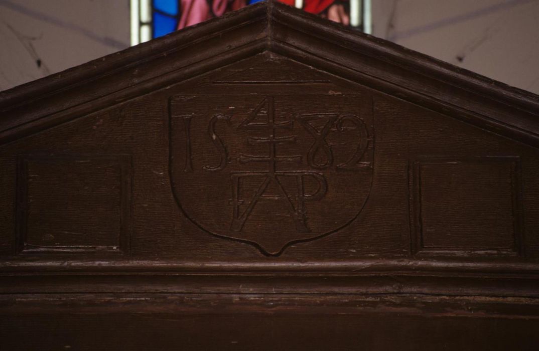 armoire à bannières, détail