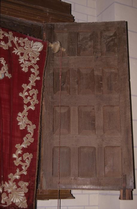 armoire à bannières, détail d'un vantail