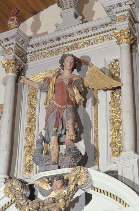 statue : Saint Michel