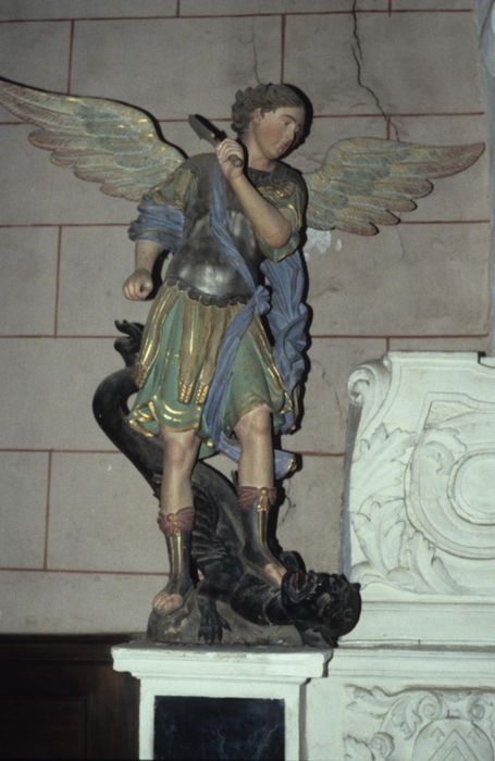 statue : Saint Michel