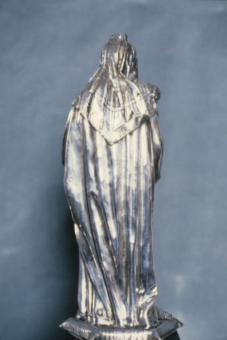 statuette : Vierge à l'Enfant, revers, vue générale