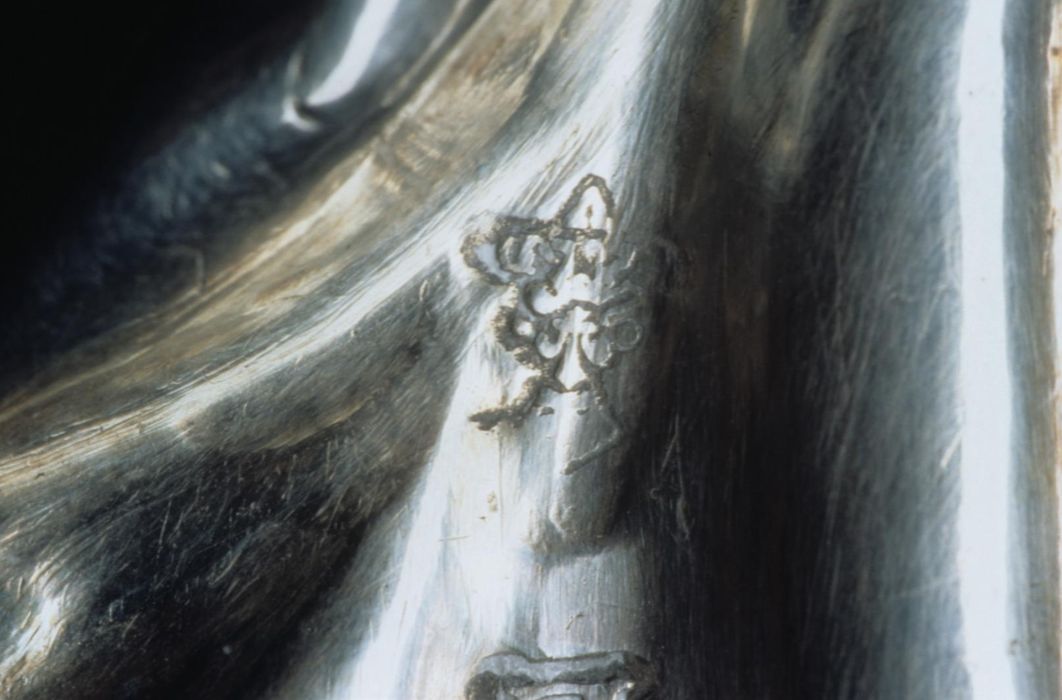 statuette : Vierge à l'Enfant, détail d'un poinçon