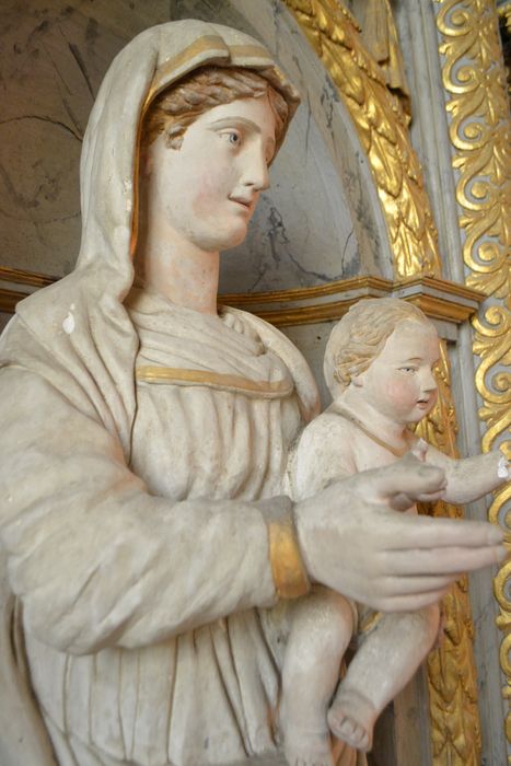 statue : Vierge à l'Enfant, vue partielle