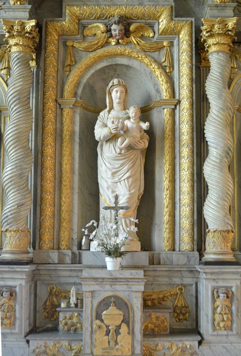 statue : Vierge à l'Enfant