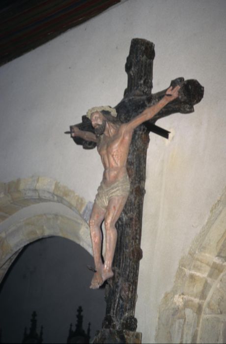 statue : Christ en croix (le)