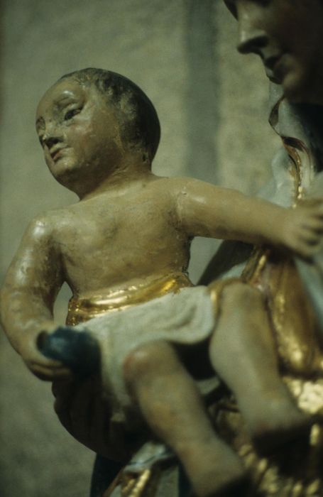 statue : Vierge à l'Enfant, détail de l'Enfant