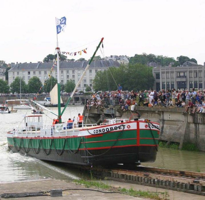 bateau de charge (automoteur ponté) dit Condorcet - © Ministère de la Culture (France), Conservation des antiquités et des objets d'art d'Ille-et-Vilaine, tous droits réservés