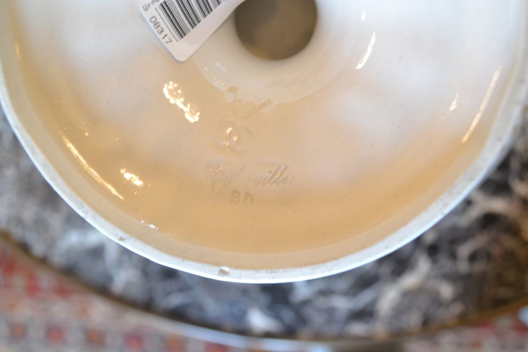 vase décoratif, détail de la marque de fabrique