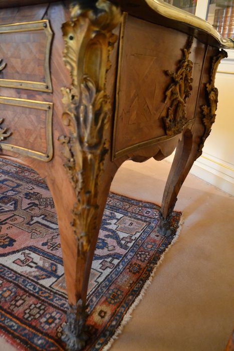 bureau, détail décoratif