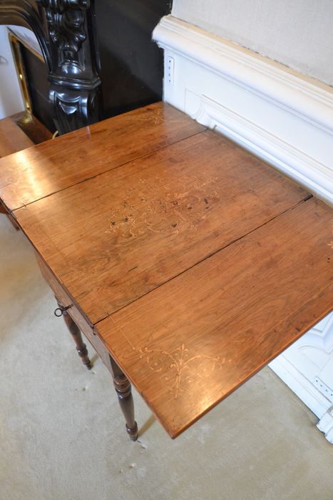 table à ouvrage, vue partielle