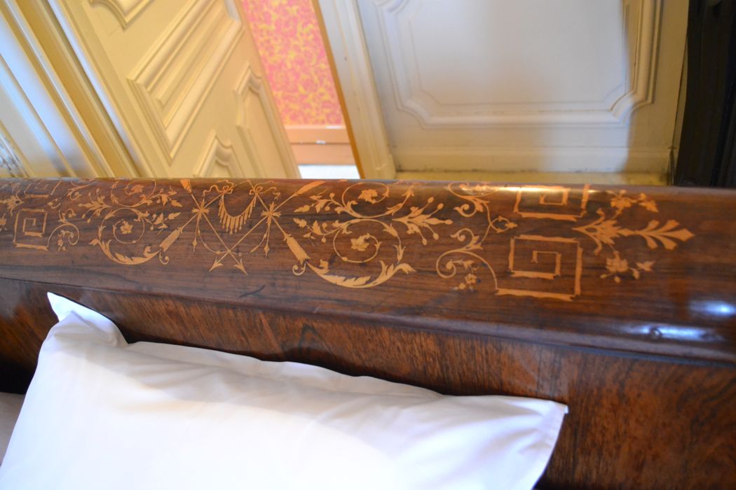 lit, détail de la marqueterie