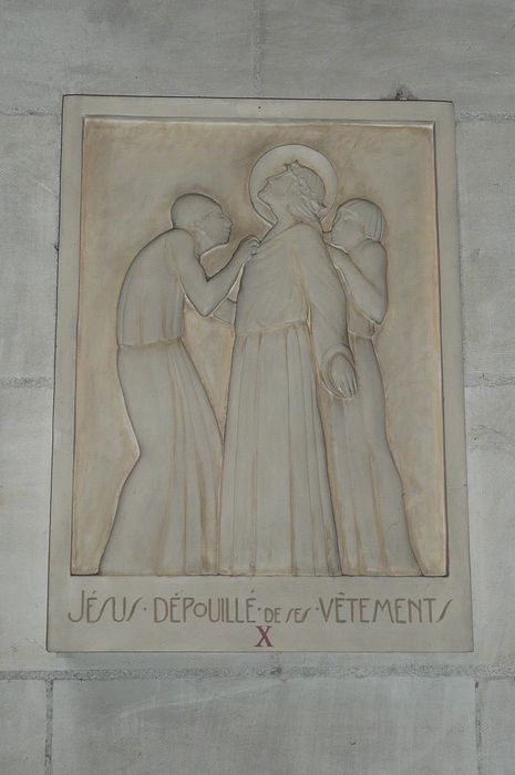 chemin de croix : Détail de la station 10 : Jésus est dépouillé de ses vêtements