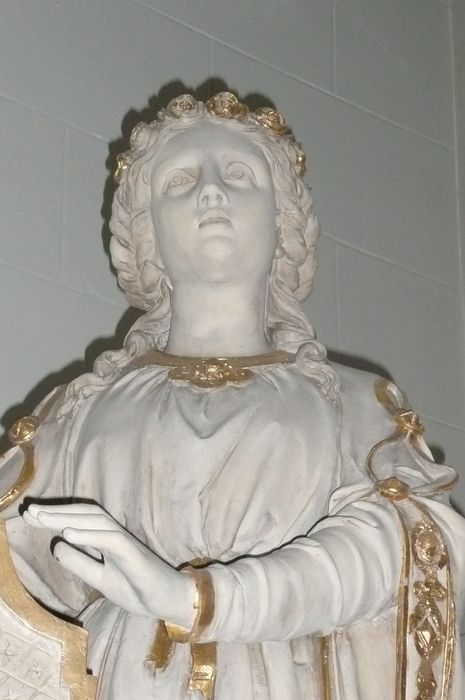 statue : Sainte Cécile jouant de l'orgue, vue partielle