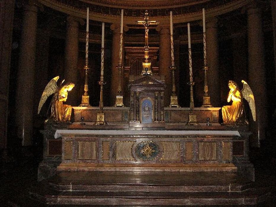 autel, croix, chandeliers
