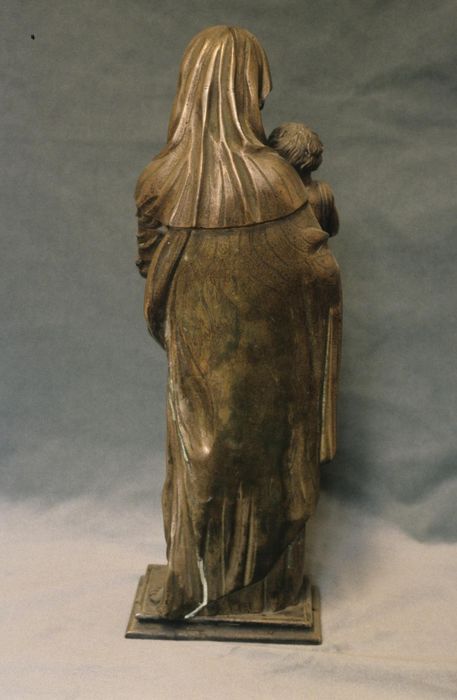 statue (statuette) : Vierge à l'Enfant, revers, vue générale