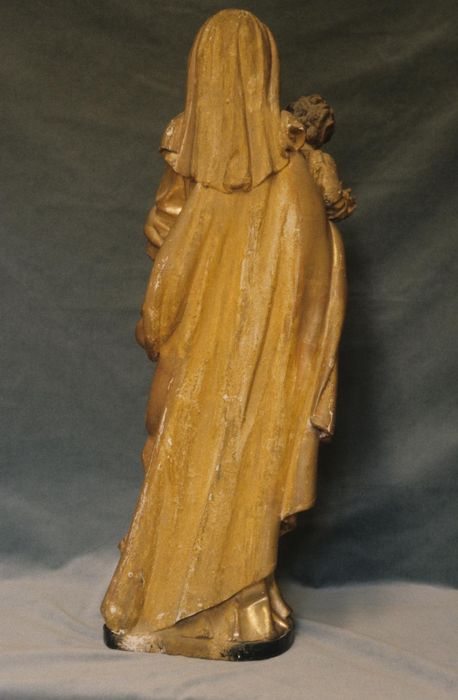 statue : Vierge à l'Enfant, revers, vue générale