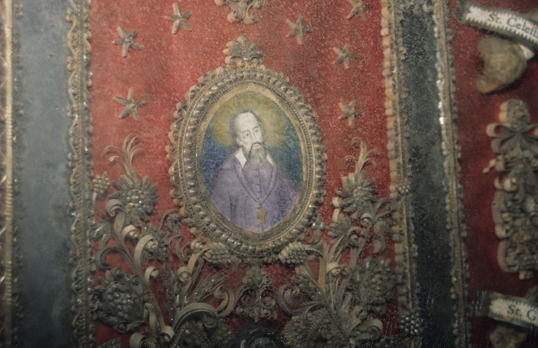 Tableau-reliquaire : Saint François de Sales, détail - © Ministère de la Culture (France), Conservation des antiquités et des objets d’art d’Ille-et-Vilaine - Tous droits réservés