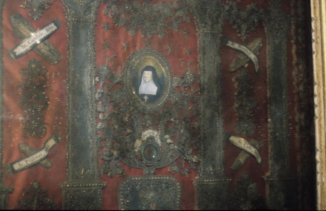 Tableau-reliquaire : Abbesse sainte Françoise Frémiot, détail