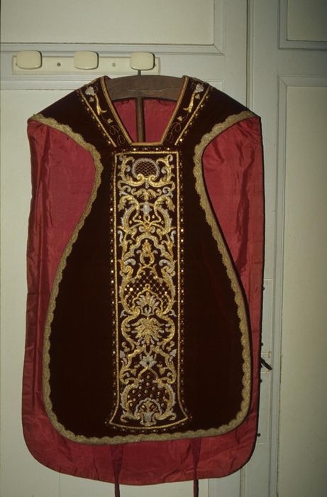 chasuble - © Ministère de la Culture (France), Conservation des antiquités et des objets d’art d’Ille-et-Vilaine - Tous droits réservés