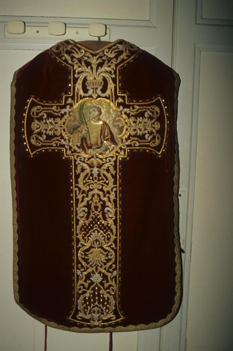 chasuble - © Ministère de la Culture (France), Conservation des antiquités et des objets d’art d’Ille-et-Vilaine - Tous droits réservés