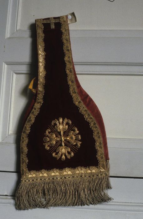 manipule - © Ministère de la Culture (France), Conservation des antiquités et des objets d’art d’Ille-et-Vilaine - Tous droits réservés