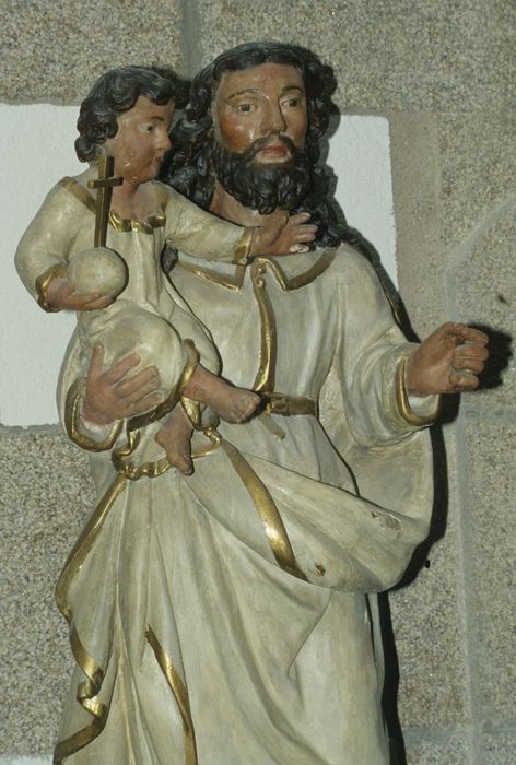 statue : Saint Joseph et l'Enfant, vue partielle - © Ministère de la Culture (France), Conservation des antiquités et des objets d'art d'Ille-et-Vilaine, tous droits réservés
