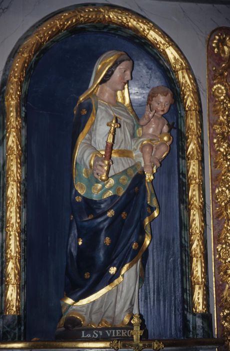 statue : Vierge à l'Enfant