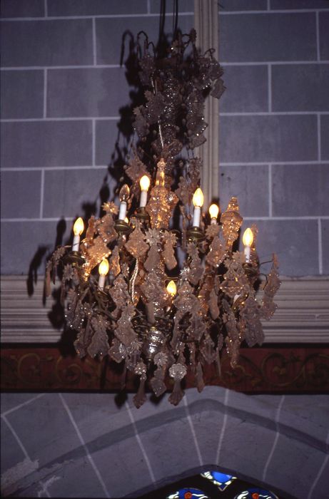 lustre d'église - © Ministère de la Culture (France), Conservation des antiquités et des objets d'art d'Ille-et-Vilaine, tous droits réservés