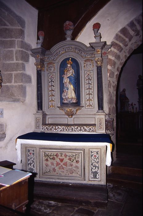 retable latéral de la Vierge