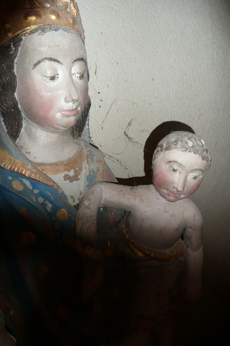 statue : Vierge à l'Enfant, vue partielle