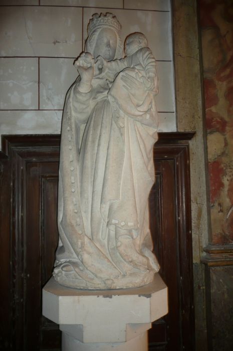 statue : Vierge à l'Enfant